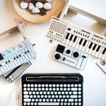 Musiikkivimpaimia pöydällä